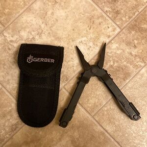 Gerber Multi-Tool with Case